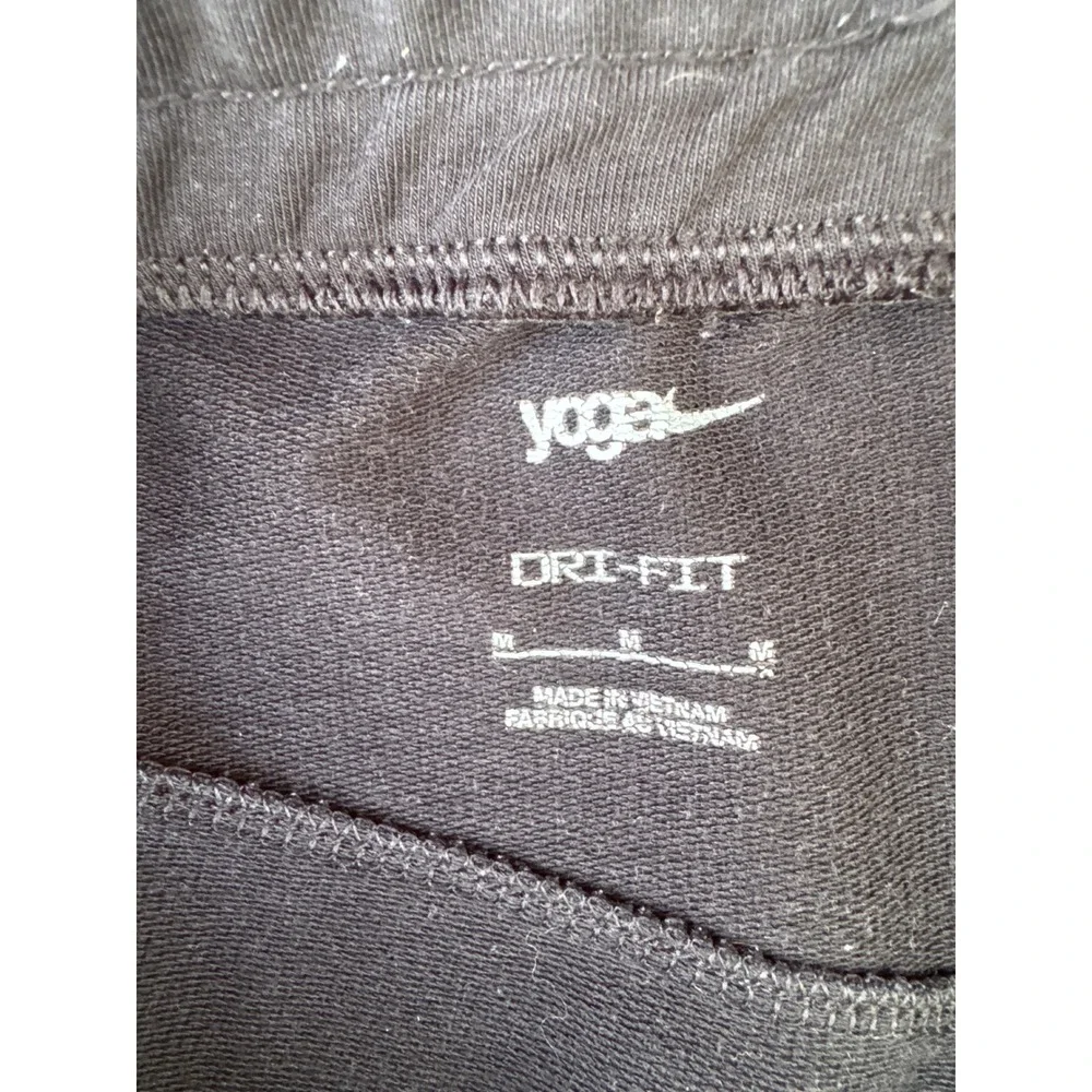 Nike Yoga Dri-FIT Black Tapered Joggers Pants DM7037-010 Mens Medium